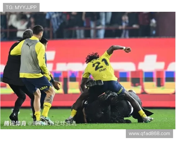 足球明星场上冲突引发热议球迷与媒体共同关注运动员情绪管理问题